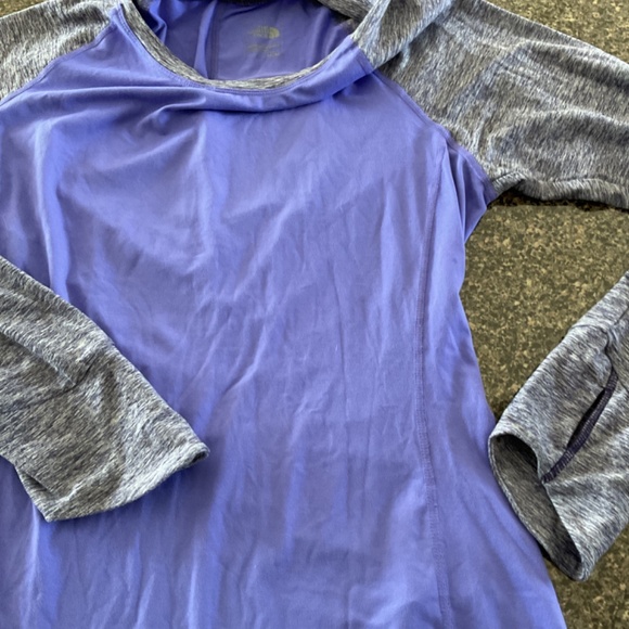 The North Face long sleeve shirt, Size Medium - Picture 3 of 5